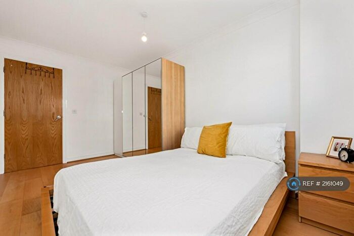 2 Bedroom Flat To Rent In Concorde Way, London, SE16