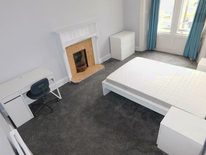 4 Bedroom Flat To Rent In Arden Street, Edinburgh, EH9