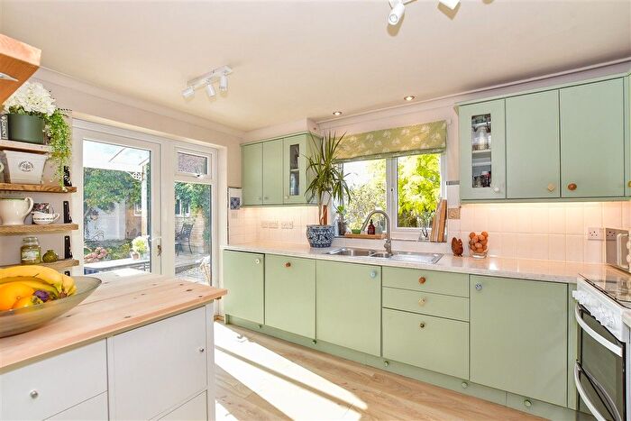 4 Bedroom Detached House For Sale In Oliver Road, Staplehurst, Tonbridge, Kent, TN12