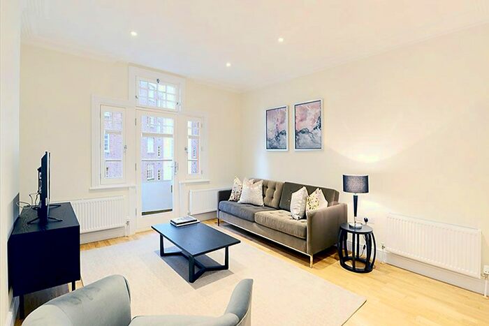 3 Bedroom Flat To Rent In Hamlet Gardens, Ravenscourt Park, London, W6
