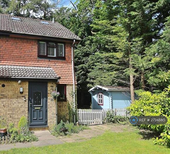 3 Bedroom End Of Terrace House To Rent In Oak Ridge, West End, Woking, GU24