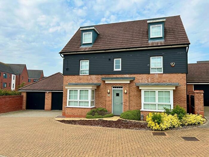 5 Bedroom Detached House To Rent In Juno Lane, Fairfields, MK11