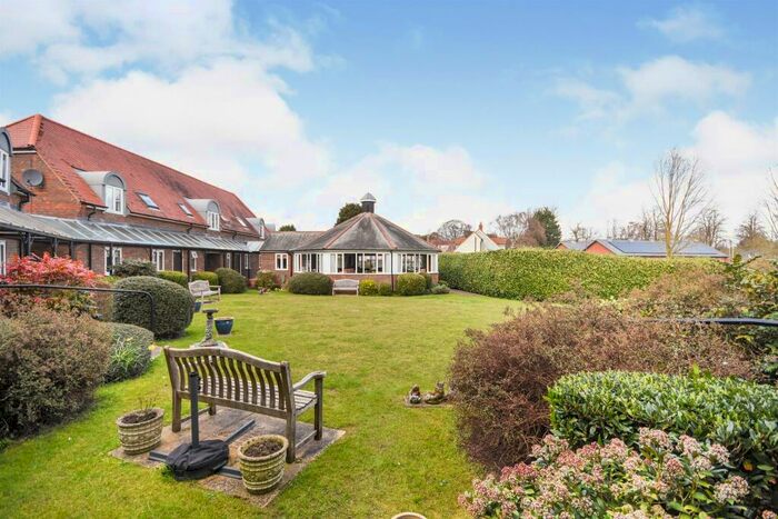 2 Bedroom Retirement Property For Sale In Lakes Meadow, Coggeshall, Colchester, CO6