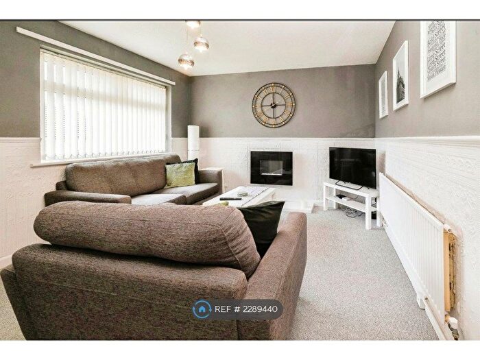 2 Bedroom Maisonette To Rent In Lester Close, Liverpool, L4