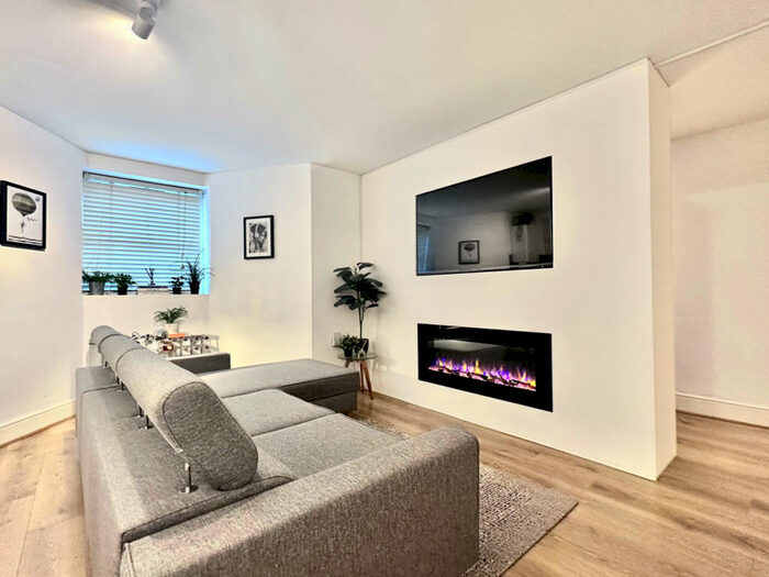 1 Bedroom Flat To Rent In Kyverdale Road, London, N16