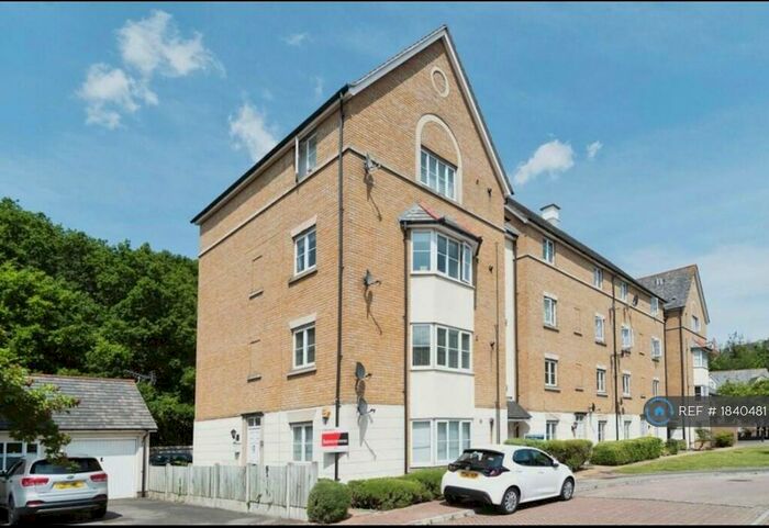 2 Bedroom Maisonette To Rent In San Luis Drive, Chafford Hundred, Grays, RM16