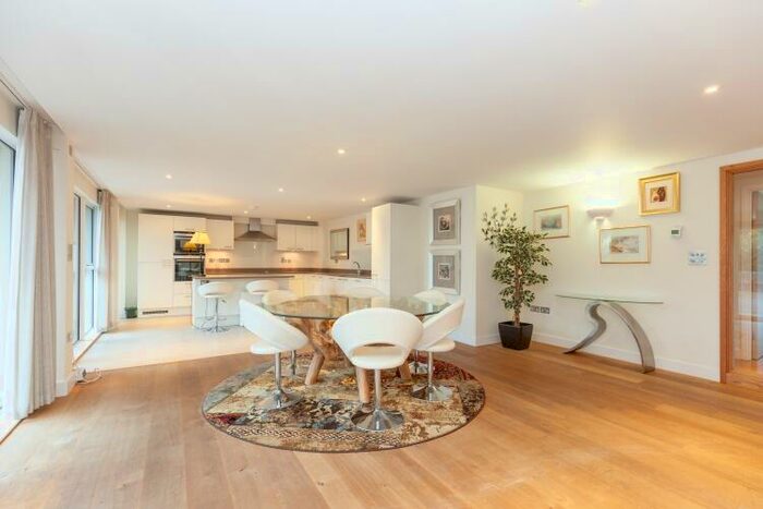 3 Bedroom Apartment To Rent In Mill Street, Osney Marina, OX2