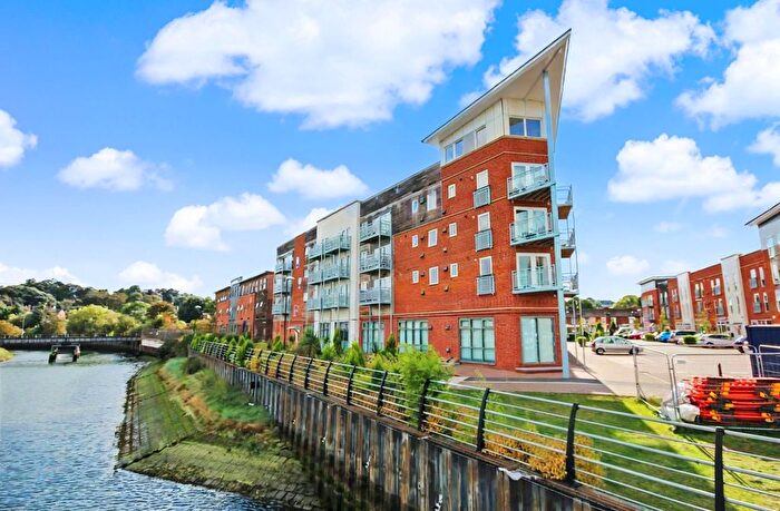 2 Bedroom Flat For Sale In Compair Crescent, Ipswich, IP2