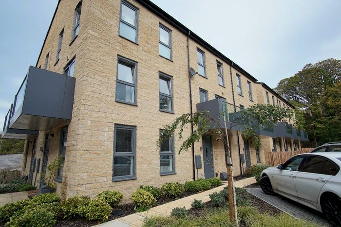 2 Bedroom Terraced House To Rent In Carnforth Avenue, Wakefield, WF1