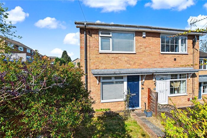 2 Bedroom End Of Terrace House For Sale In New Park Croft, Farsley, Pudsey, West Yorkshire, LS28