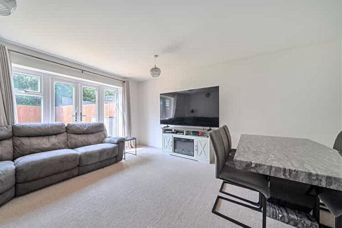 3 Bedroom Detached House For Sale In Haffenden Avenue, Sittingbourne, Kent, ME10