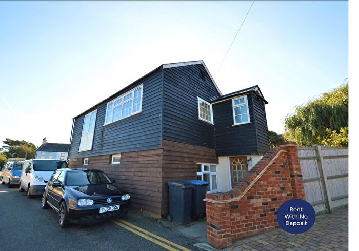 3 Bedroom Detached House To Rent In Woodnesborough Road, Woodnesborough, Sandwich, Kent, CT13