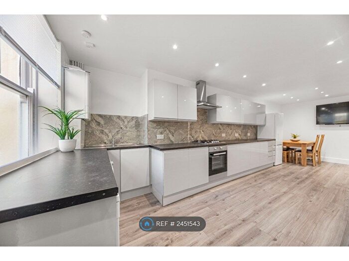 2 Bedroom Flat To Rent In Montpellier Terrace, Scarborough, YO11