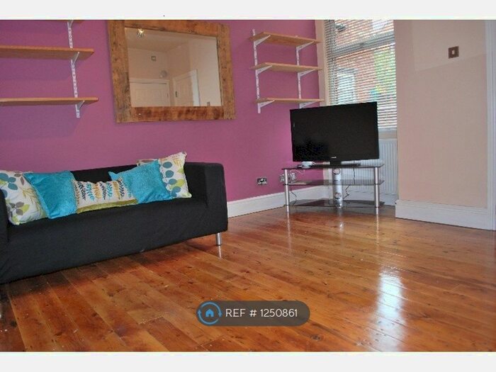 5 Bedroom Terraced House To Rent In Braemar Road, Manchester M14