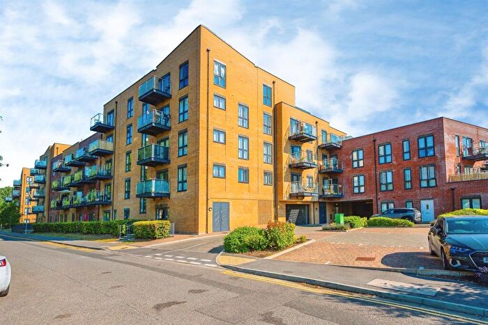 2 Bedroom Flat For Sale In Frogmore Road, Hemel Hempstead, HP3