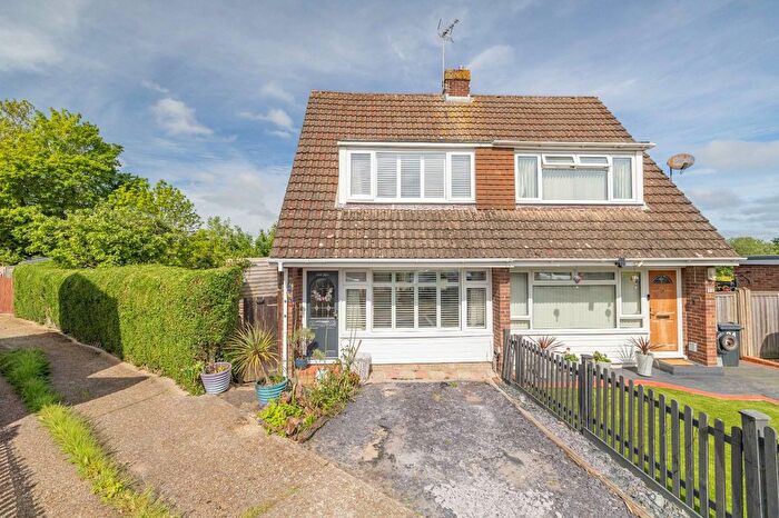 2 Bedroom Semi Detached House For Sale In Farm Close, Ashford, Kent, TN23