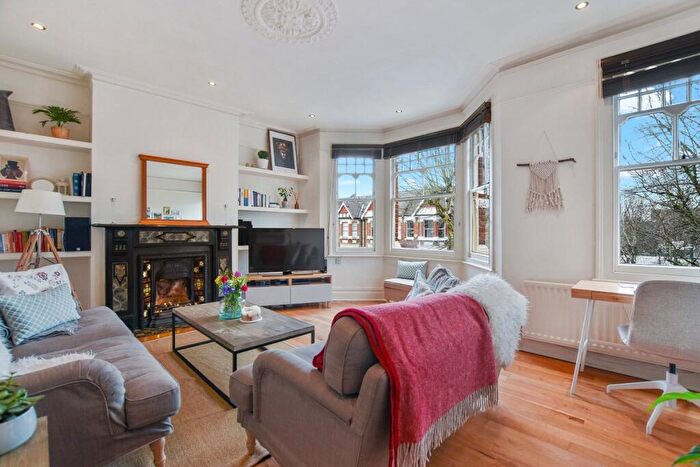 2 Bedroom Apartment To Rent In Kempe Road London, NW6