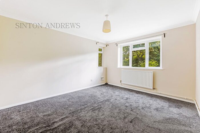 2 Bedroom Flat For Sale In Dene Court, Mount Avenue, Ealing, W5