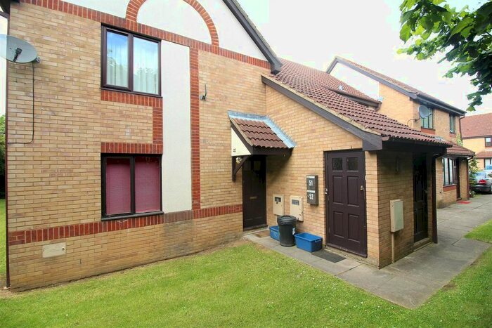 1 Bedroom Maisonette To Rent In Pimpernel Grove, Walnut Tree, Milton Keynes, MK7