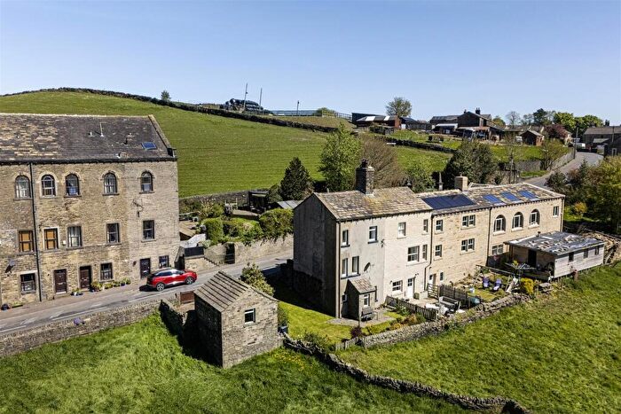 2 Bedroom End Of Terrace House For Sale In Beestonley Lane, Stainland, Halifax, HX4
