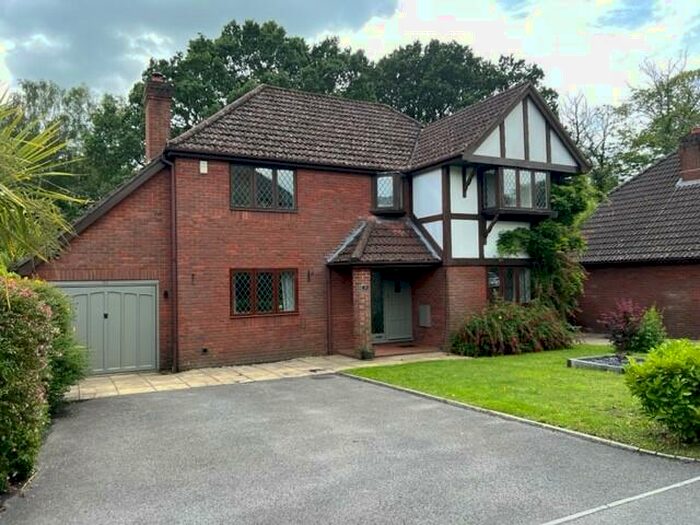 4 Bedroom House To Rent In Loders Close, BH17