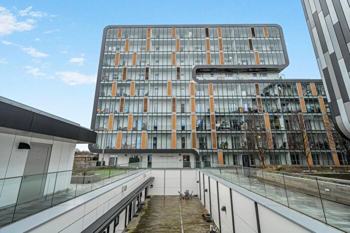 2 Bedroom Flat For Sale In Pepys Court, Woolwich, London, SE18