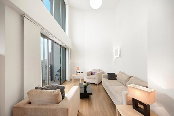 3 Bedroom Apartment To Rent In Edge Apartments, London, E15