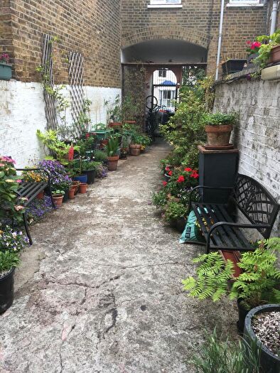 1 Bedroom Flat To Rent In Leswin Road, London, N16