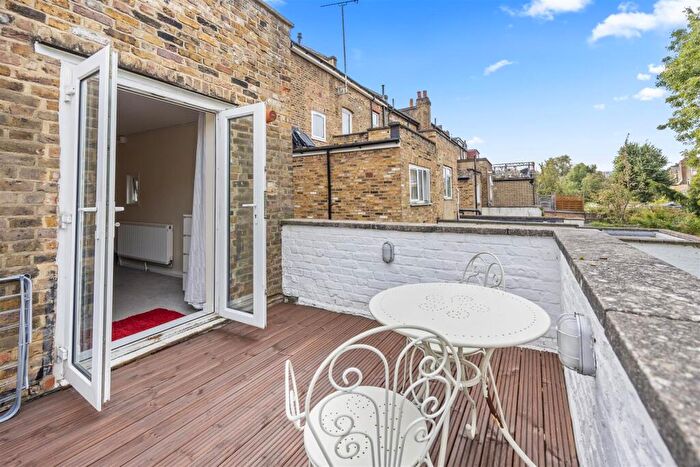 2 Bedroom Flat To Rent In Loveridge Road, West Hampstead, NW6