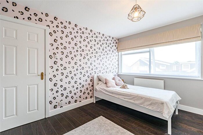 5 Bedroom Detached House For Sale In Ottershaw, Surrey, KT16