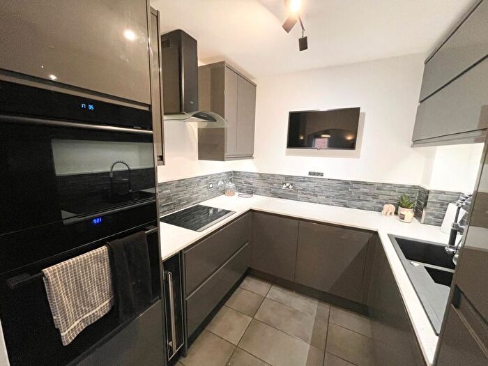 2 Bedroom Apartment To Rent In Serif Close, Carrington Point, NG5