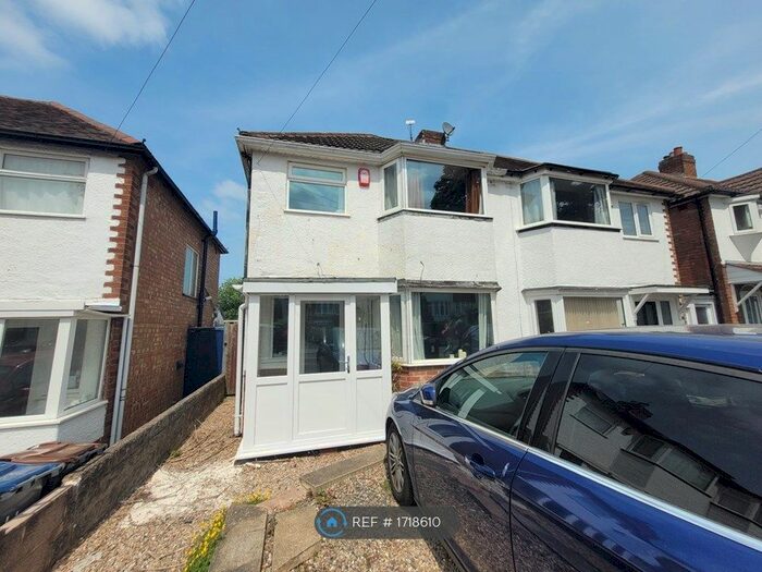 3 Bedroom Semi-Detached House To Rent In Durley Dean Road, Birmingham, B29