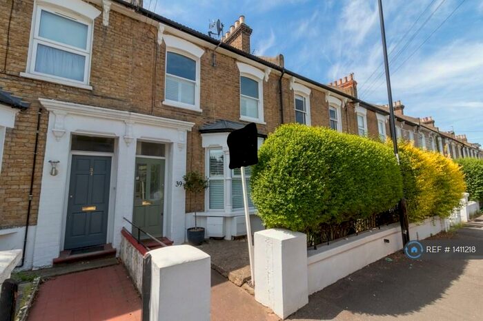 2 Bedroom Flat To Rent In Arabin Road, London, SE4