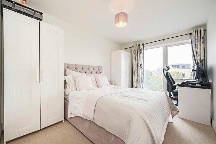 2 Bedroom Flat For Sale In Freda Street, Bermondsey, SE16