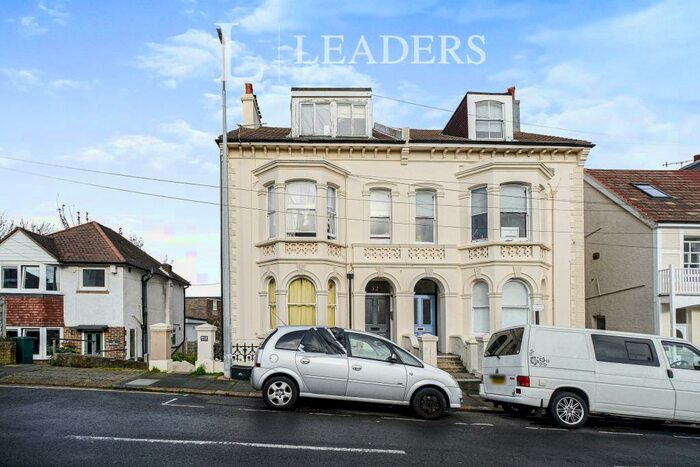 Flat To Rent In Highcroft Villas, BN1