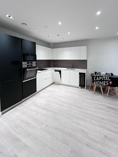 1 Bedroom Apartment To Rent In Hadleigh Apartments, Kayani Avenue, London, N4