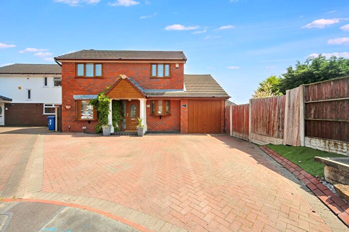 3 Bedroom Detached House For Sale In Falstone Close, Wigan, WN3
