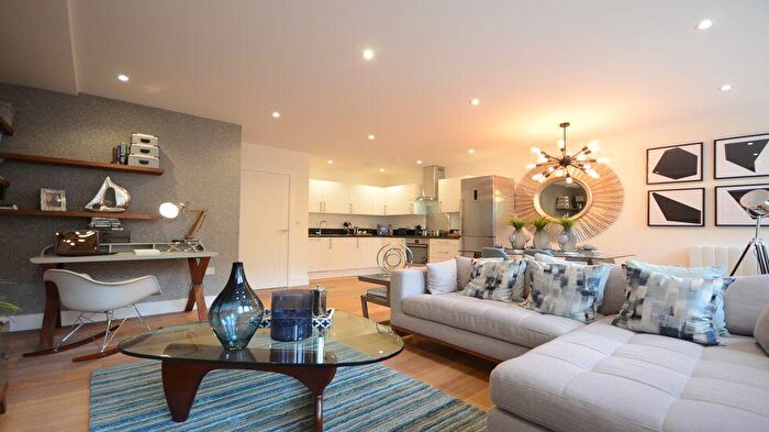 2 Bedroom Flat To Rent In Sussex House, The Forbury, Reading, RG1