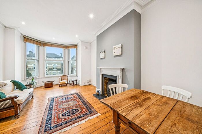 2 Bedroom Flat For Sale In Nightingale Lane, SW12
