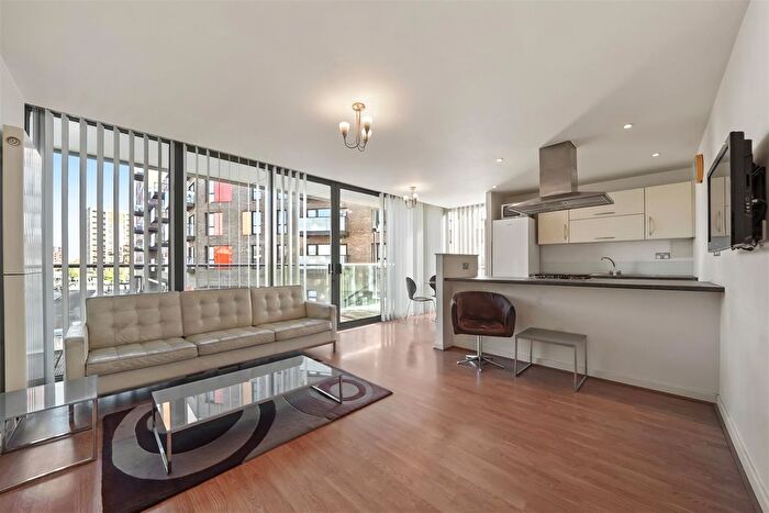 2 Bedroom Flat To Rent In Stainsby Road, London, E14