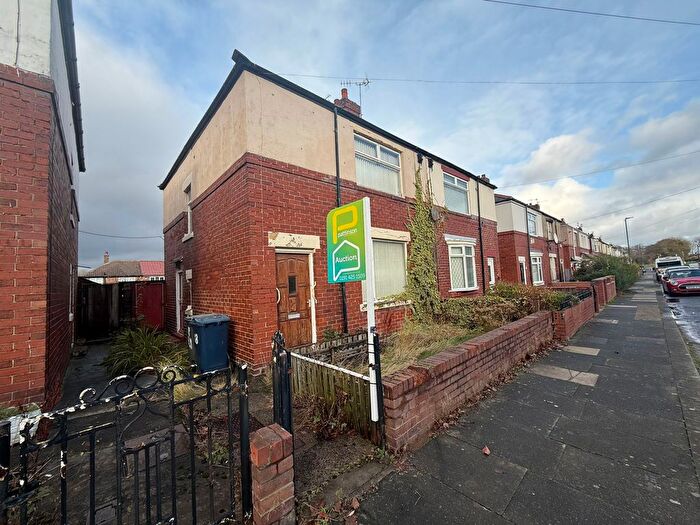 3 Bedroom Semi-Detached House For Sale In Elmfield Road, Hebburn, NE31