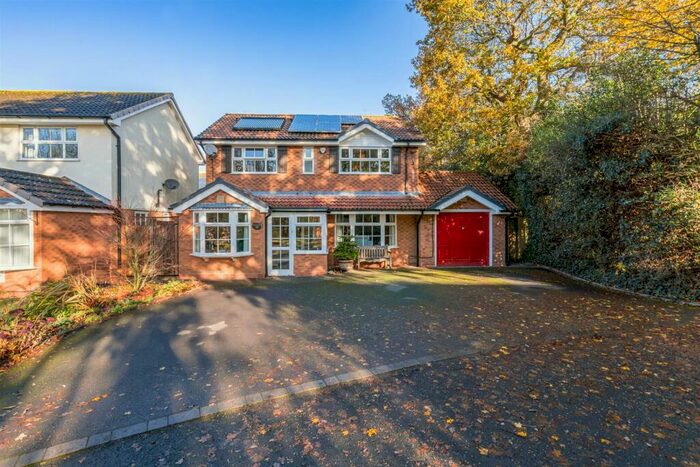 4 Bedroom Detached House For Sale In Lindhurst Drive, Hockley Heath, Solihull, B94