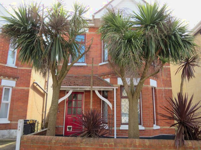 2 Bedroom Apartment To Rent In Iris Road, Bournemouth, BH9