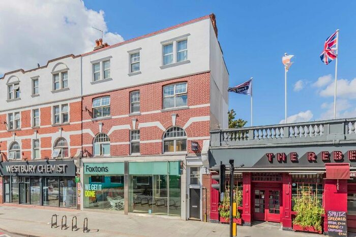 2 Bedroom Flat To Rent In Streatham High Road, London, SW16