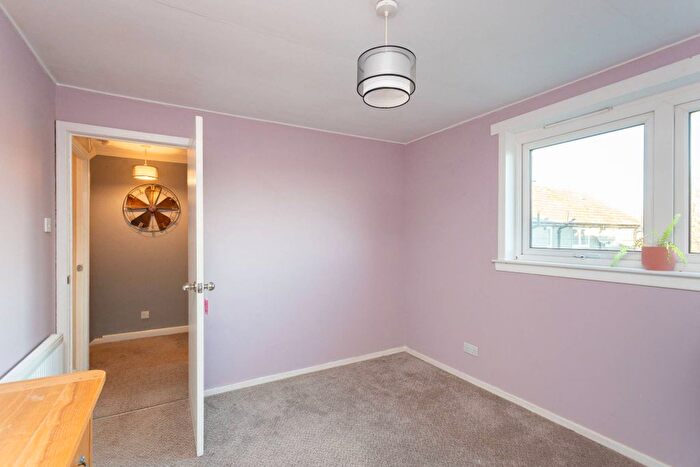 2 Bedroom End Of Terrace House For Sale In Balunie Terrace, Dundee, Angus, DD4