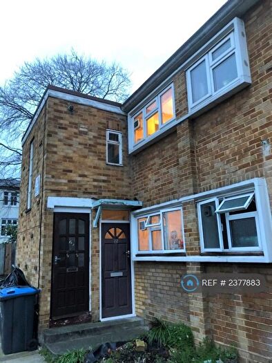 4 Bedroom Terraced House To Rent In Dolphin Close, Surbiton, KT6