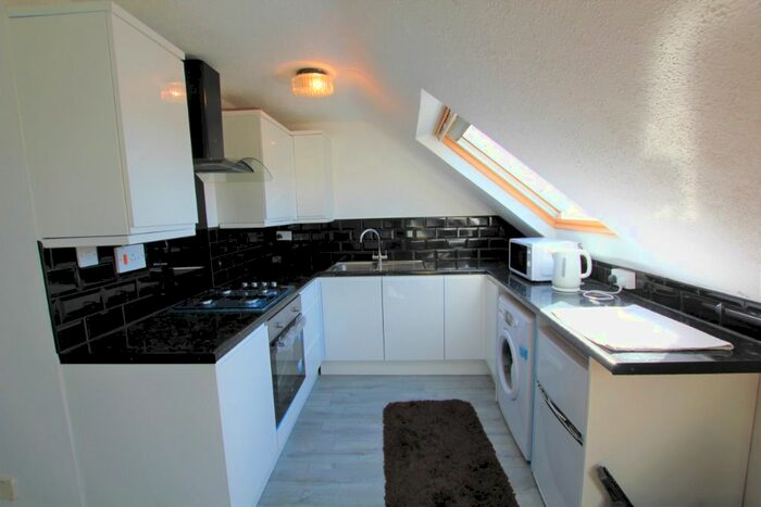 1 Bedroom Flat To Rent In Queens Road, Central Wat, Watford, WD17