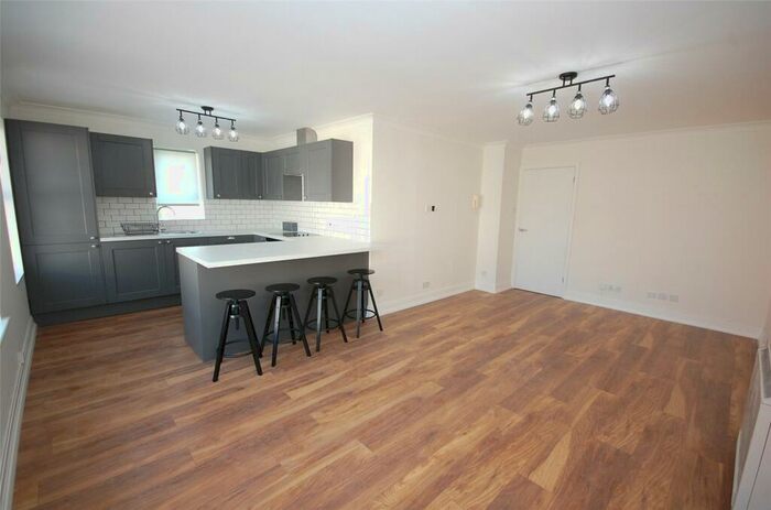 2 Bedroom Apartment To Rent In Inkwell Close, Woodside Park, London, N12