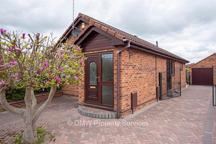 2 Bedroom Detached Bungalow For Sale In East View, West Bridgford, Nottingham, NG2