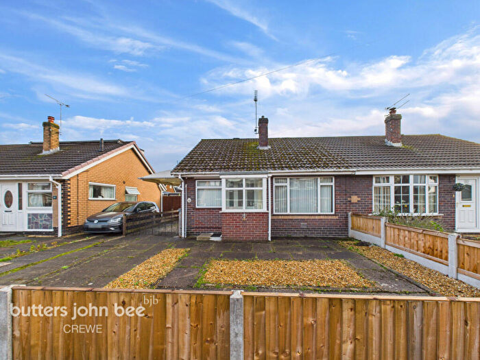 2 Bedroom Bungalow For Sale In Greenfields Avenue, Crewe, CW2